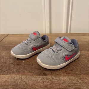 Nike Revolution 3 Toddler Sz 5c Gray With Pink Swoosh Athletic Fabric Unisex